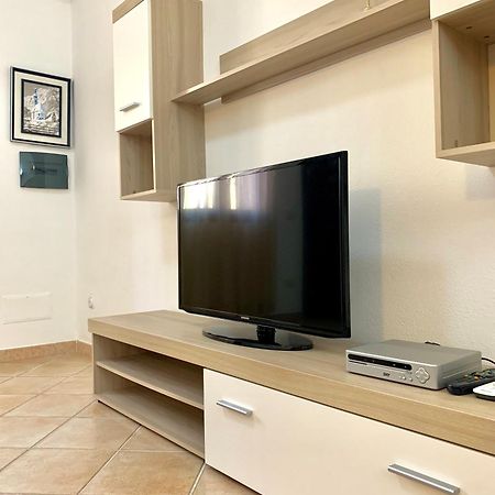אולביה Square Inn Apartment מראה חיצוני תמונה