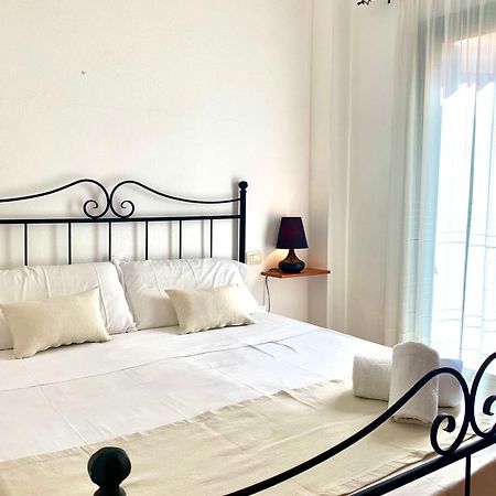 אולביה Square Inn Apartment מראה חיצוני תמונה