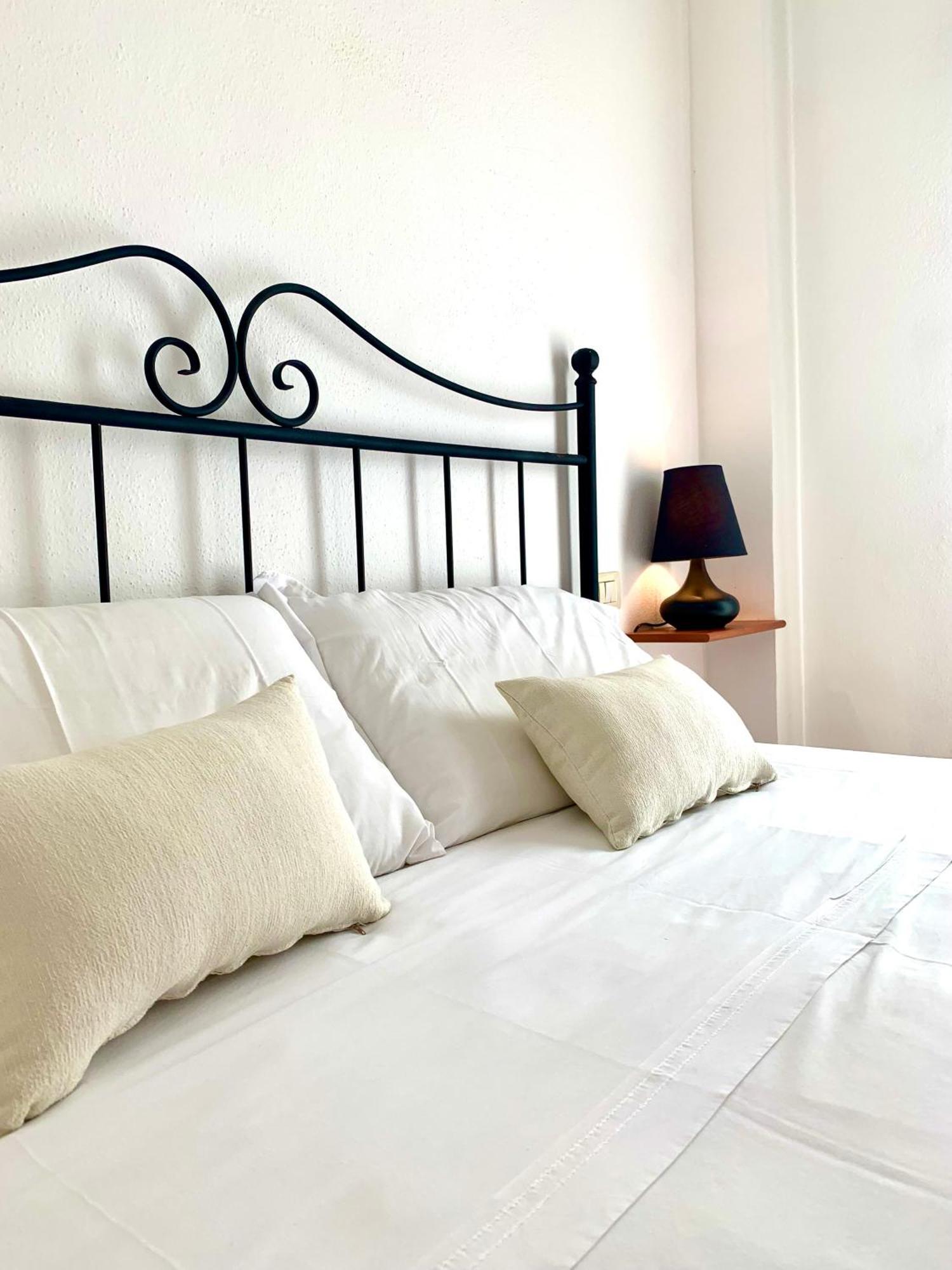 אולביה Square Inn Apartment מראה חיצוני תמונה